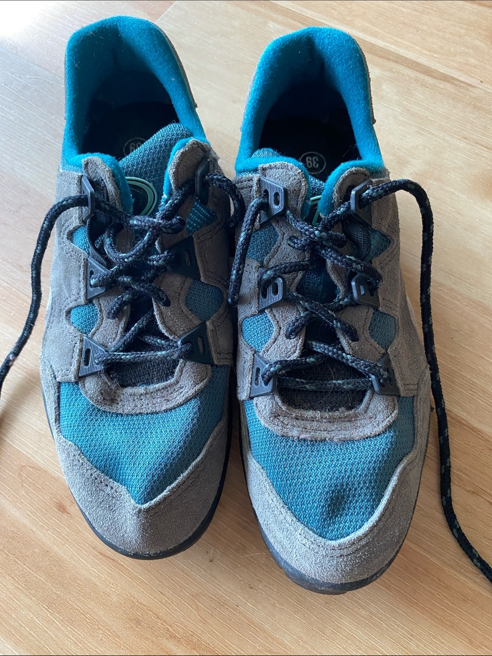 Lake cycling shoes.  Size 39.